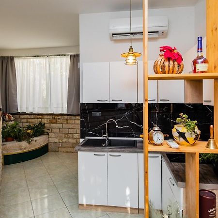 Glicinia Lägenhet Šibenik Exteriör bild