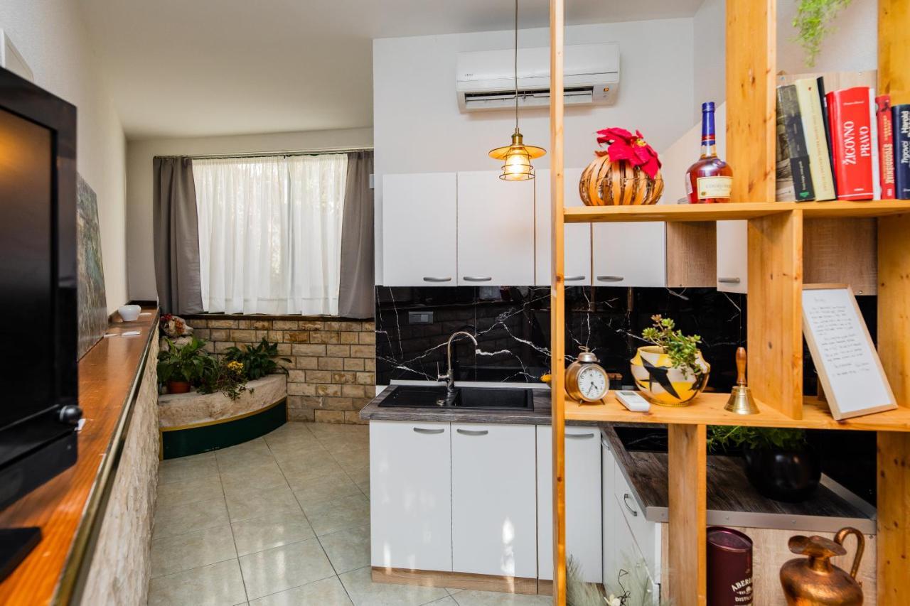 Glicinia Lägenhet Šibenik Exteriör bild